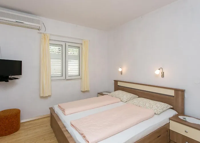 Oreb - One Bedroom With Terrace And Sea View Апартаменты