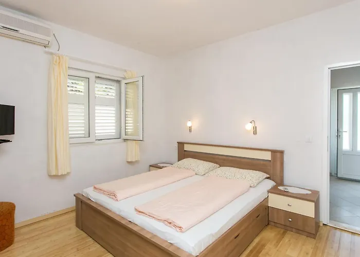 Апартаменты Oreb - One Bedroom With Terrace And Sea View *