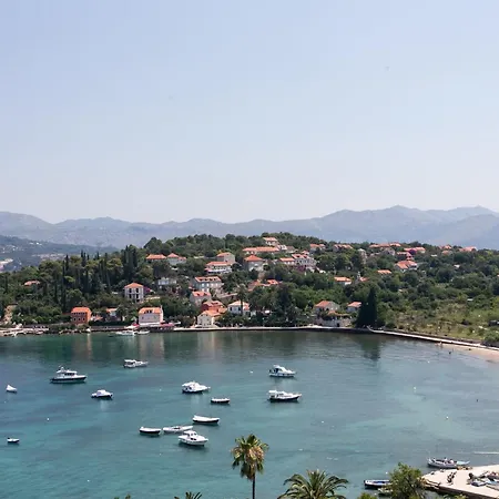 Апартаменты Oreb - One Bedroom With Terrace And Sea View Donje Celo