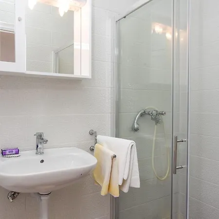 Oreb - One Bedroom With Terrace And Sea View Апартаменты